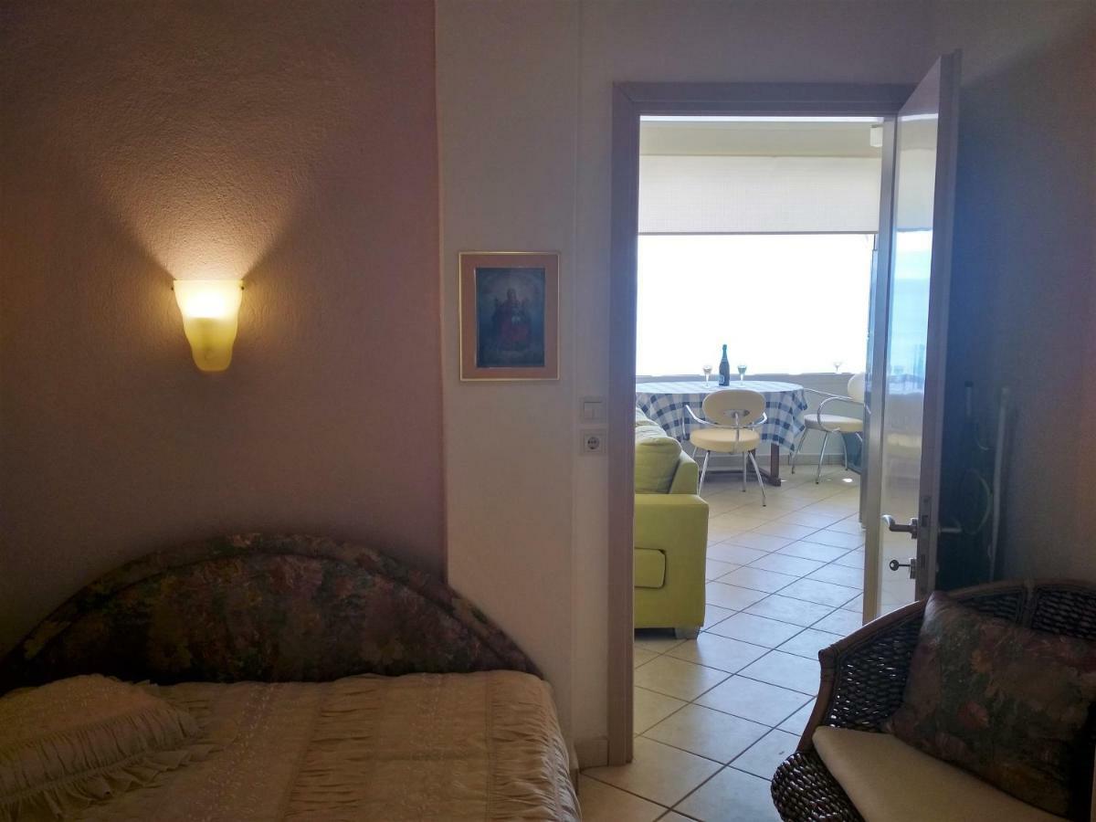 Luxury Sea View Apartment Ofrinion Exterior photo