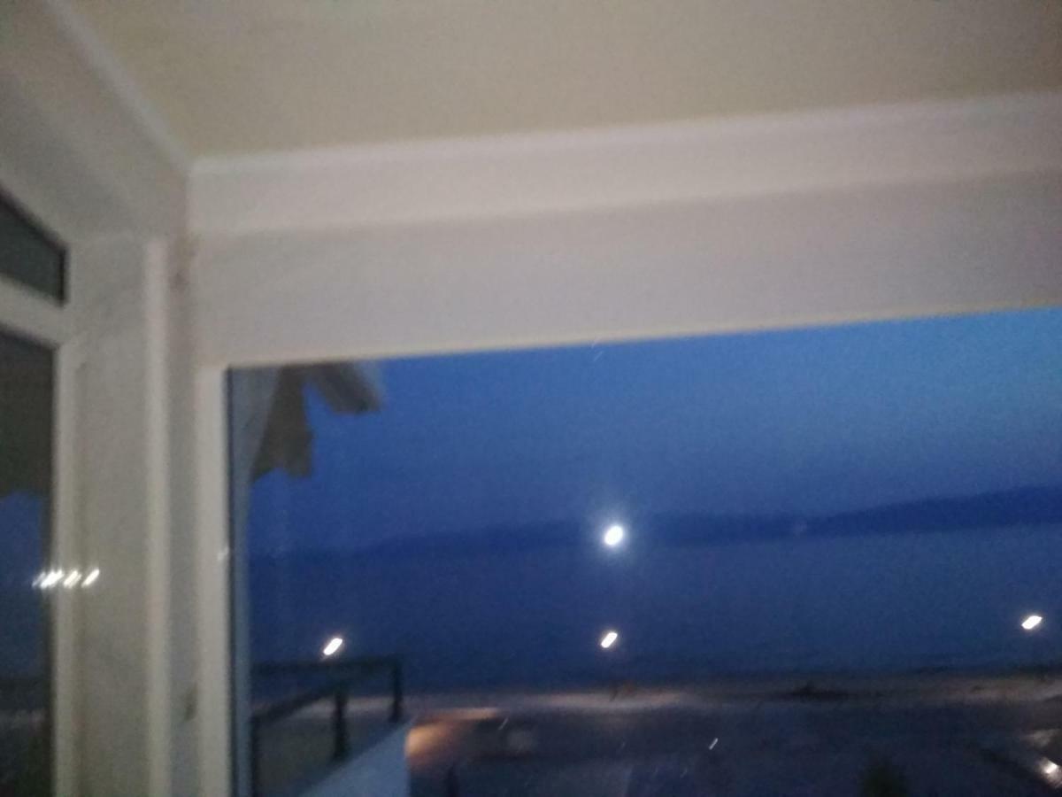 Luxury Sea View Apartment Ofrinion Exterior photo